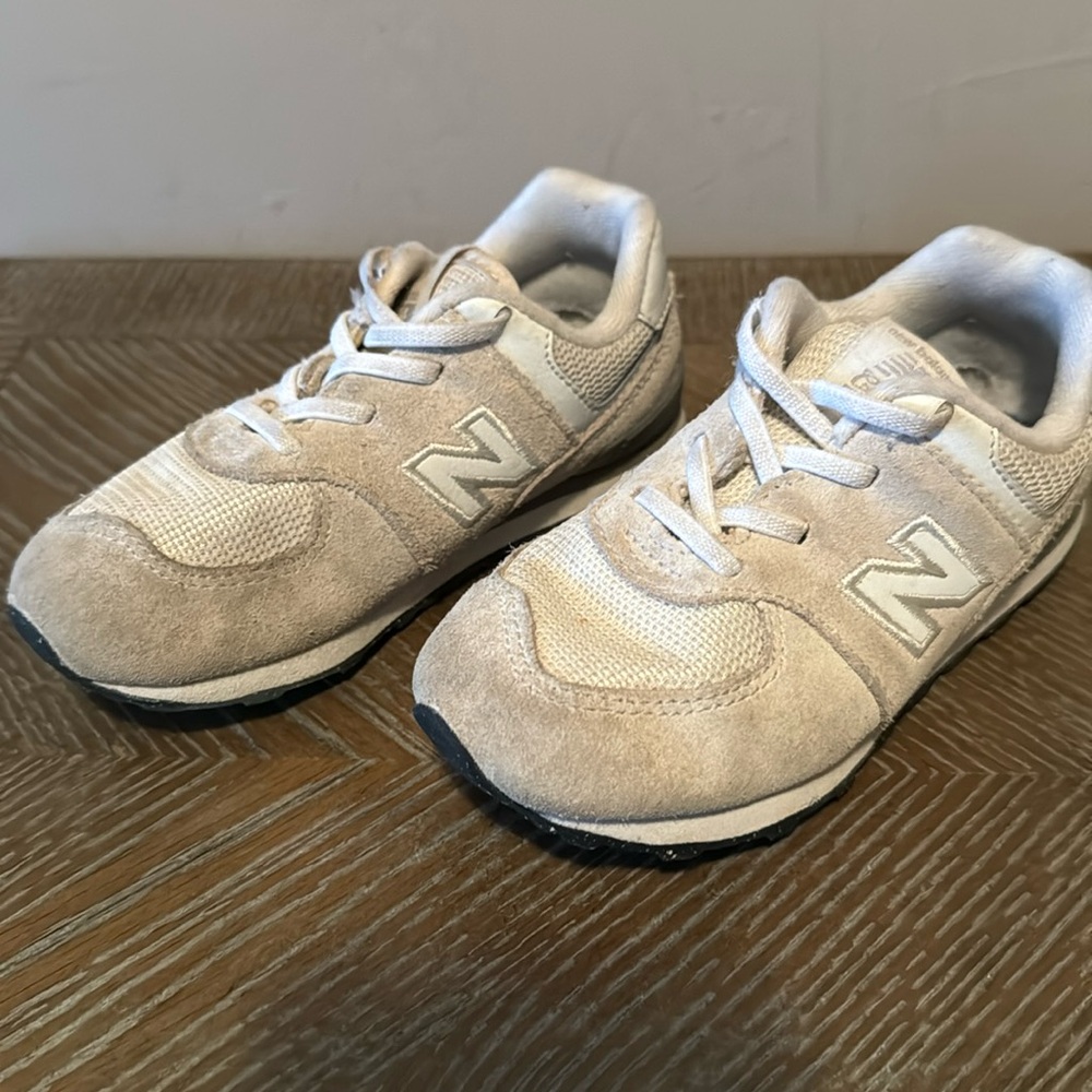 NEW BALANCE 574-size 9 kids